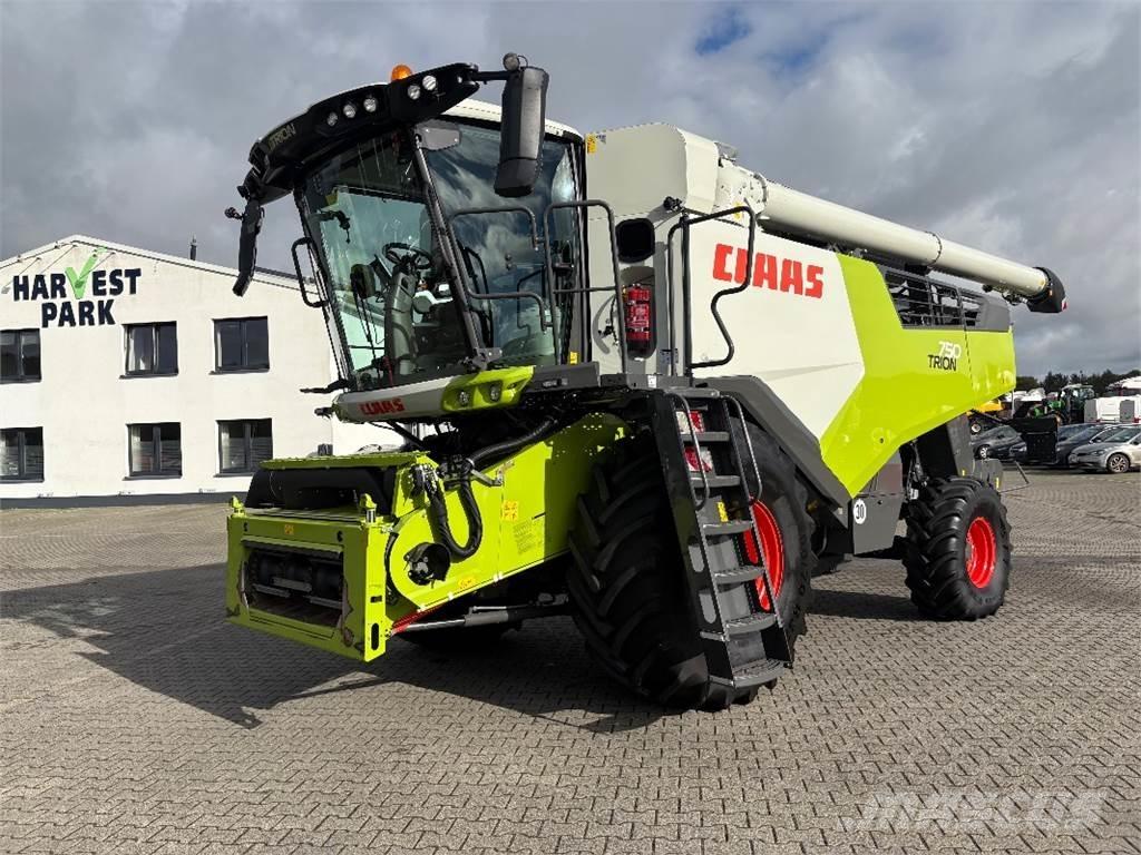 CLAAS TRION 750 Derliaus nuėmimo kombainai