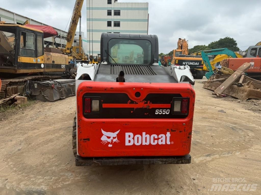 Bobcat S 550 Krautuvai su šoniniu pasukimu