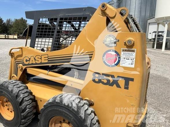 CASE 85XT Krautuvai su šoniniu pasukimu