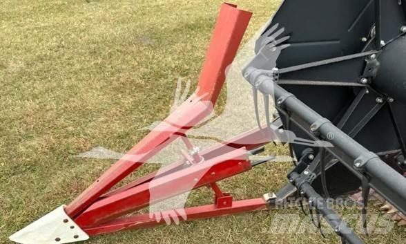 Case IH 1020 Derliaus nuėmimo kombainų galvos