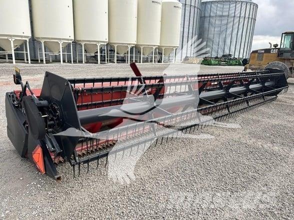 Case IH 1020 Derliaus nuėmimo kombainų galvos