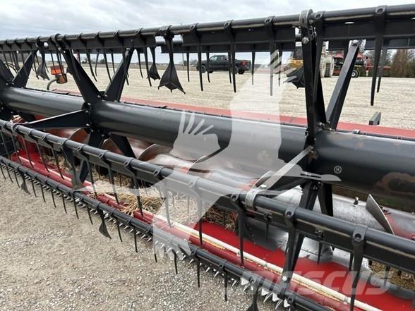 Case IH 1020 Derliaus nuėmimo kombainų galvos