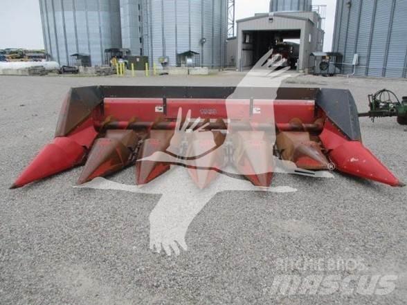 Case IH 1063 Derliaus nuėmimo kombainų galvos
