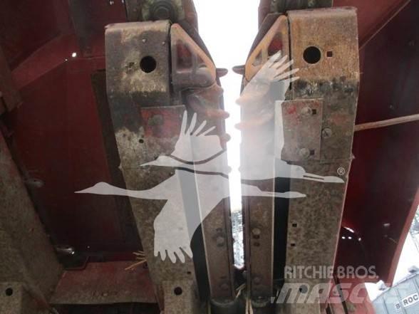 Case IH 1063 Derliaus nuėmimo kombainų galvos