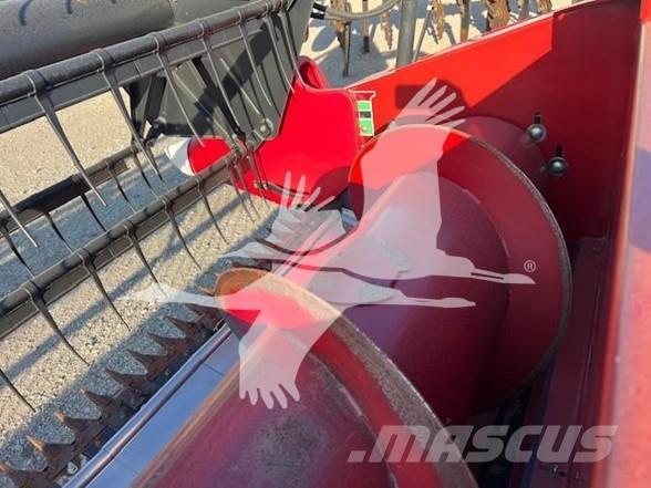 Case IH 3020 Derliaus nuėmimo kombainų galvos