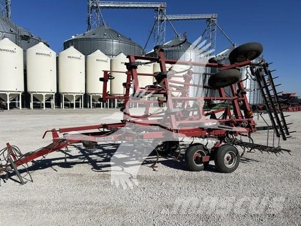 Case IH 4300 Kultivatoriai