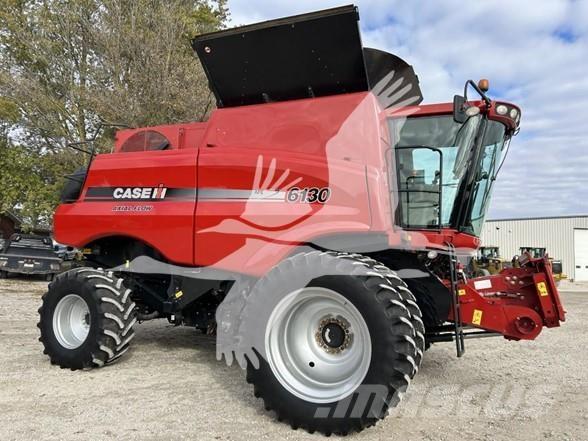 Case IH 6130 Derliaus nuėmimo kombainai
