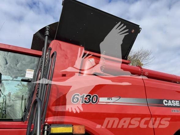 Case IH 6130 Derliaus nuėmimo kombainai