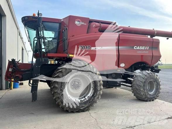 Case IH 7010 Derliaus nuėmimo kombainai