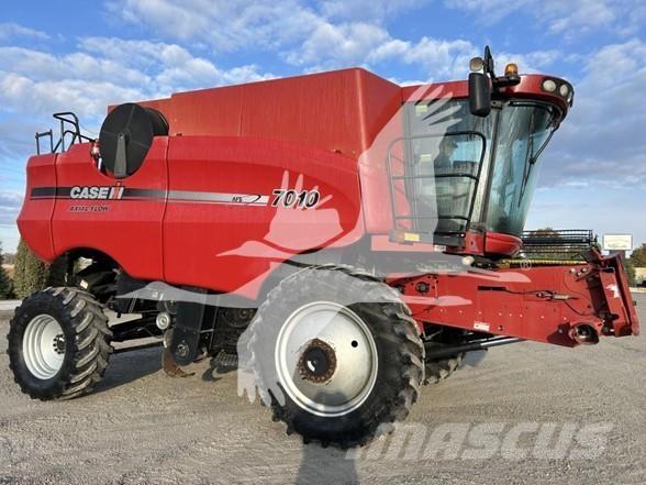Case IH 7010 Derliaus nuėmimo kombainai