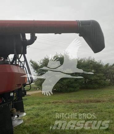 Case IH 7140 Derliaus nuėmimo kombainai