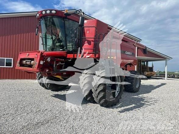Case IH 8120 Derliaus nuėmimo kombainai