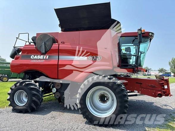Case IH 8120 Derliaus nuėmimo kombainai