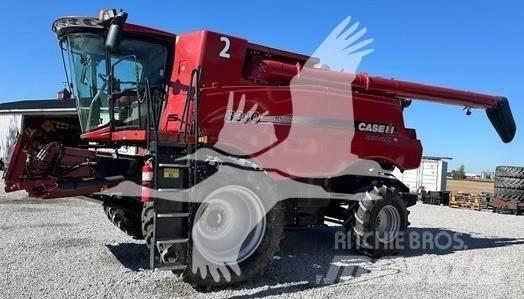 Case IH 8240 Derliaus nuėmimo kombainai