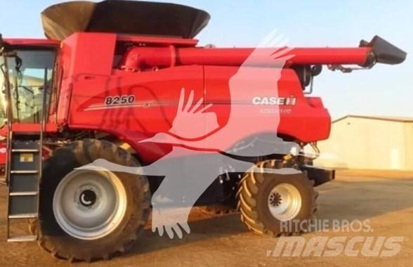 Case IH 8250 Derliaus nuėmimo kombainai