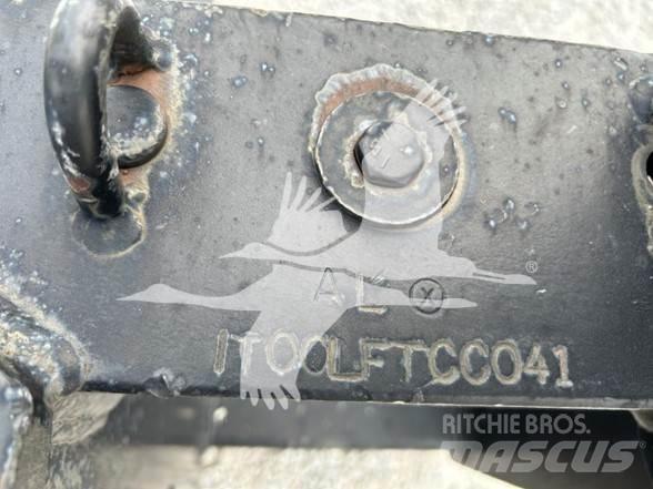 CAT 48 Šakės