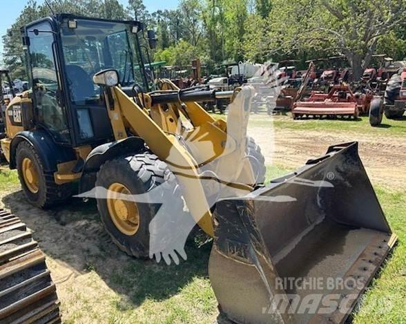 CAT 906M Naudoti ratiniai krautuvai