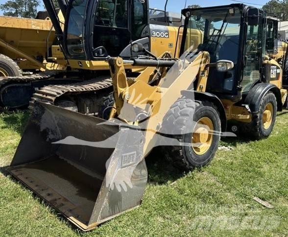 CAT 906M Naudoti ratiniai krautuvai