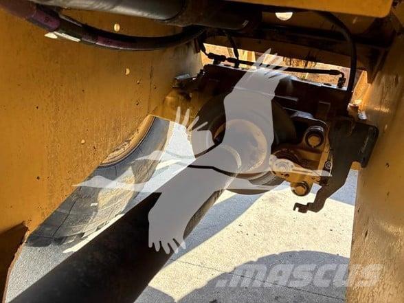 CAT 920 Naudoti ratiniai krautuvai