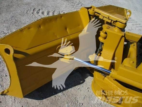 CAT D3G XL Vikšriniai buldozeriai