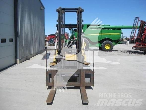 CAT DP40KL Dyzeliniai krautuvai