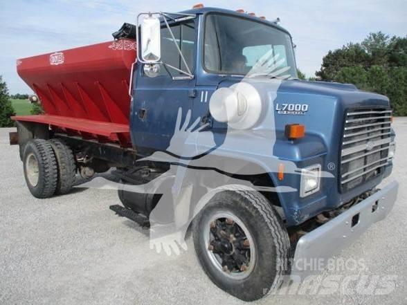 Ford LN7000 Statyba - Kita