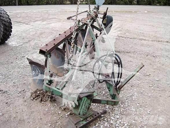 John Deere 514 Apverčiamieji plūgai