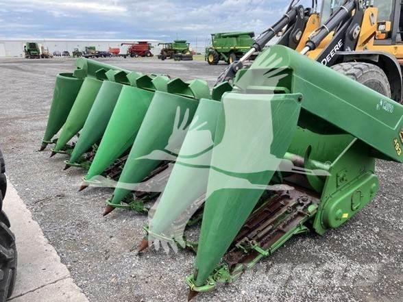John Deere 693 Derliaus nuėmimo kombainų galvos