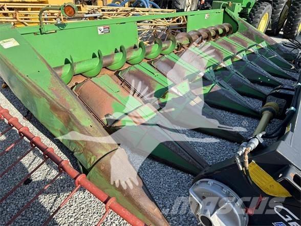 John Deere 843 Derliaus nuėmimo kombainų galvos