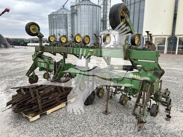 John Deere 845 Vagų purentuvai