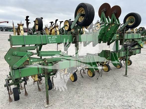 John Deere 845 Vagų purentuvai