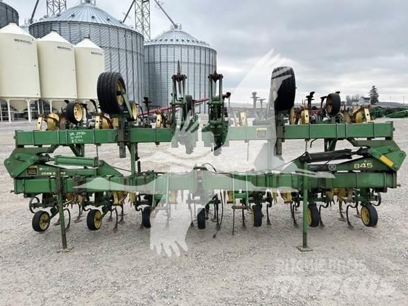 John Deere 845 Vagų purentuvai