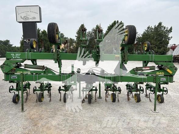 John Deere 845 Vagų purentuvai