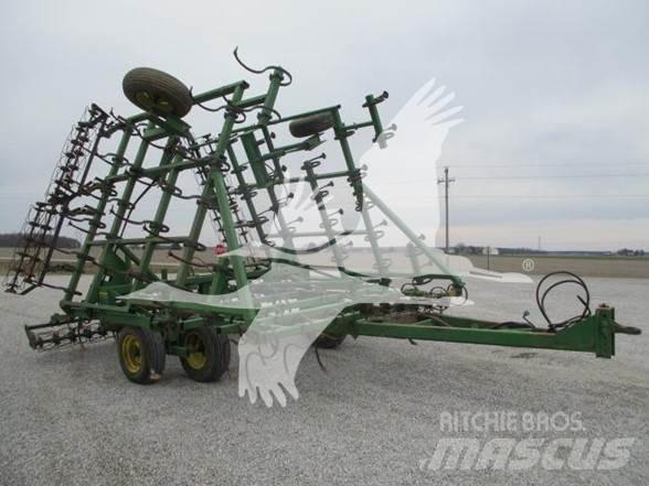 John Deere 960 Kultivatoriai
