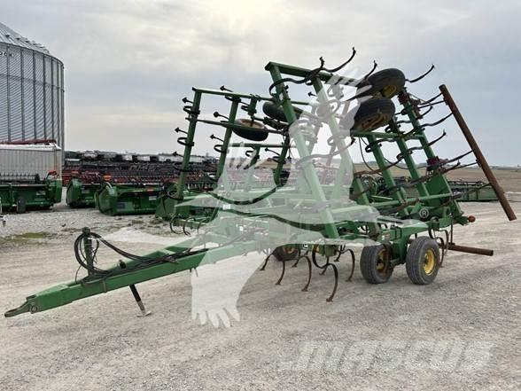 John Deere 980 Kultivatoriai