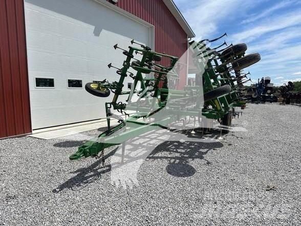 John Deere 980 Kultivatoriai