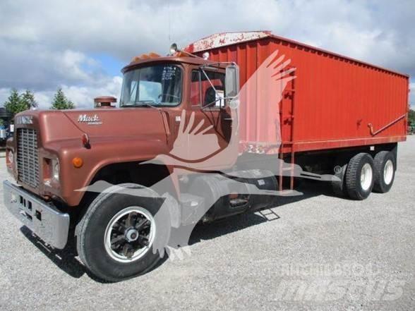 Mack R686ST Statyba - Kita