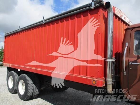 Mack R686ST Statyba - Kita