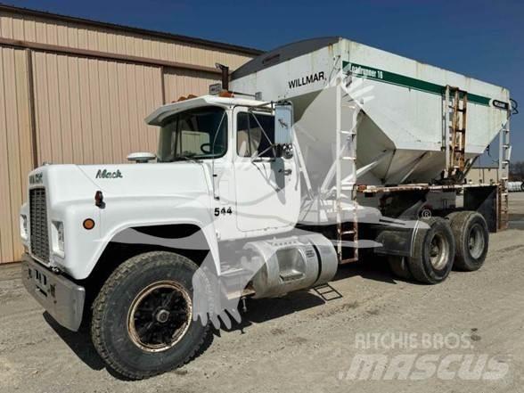 Mack R686ST Statyba - Kita