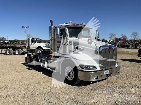 Peterbilt 384 Naudoti vilkikai
