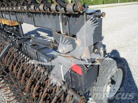 YETTER 3530 Kita kultivavimo technika ir priedai