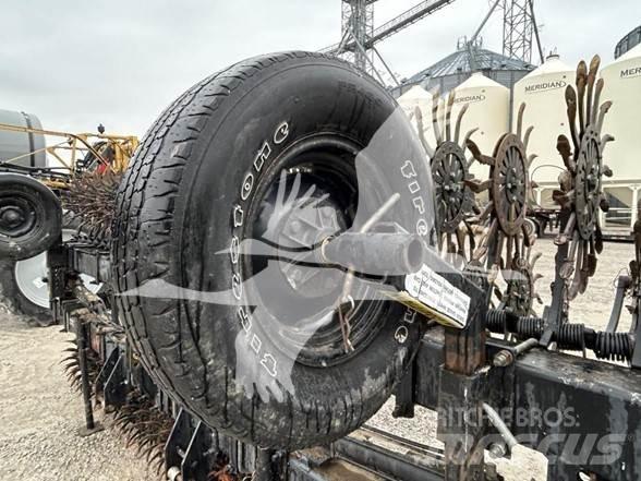 YETTER 3530 Kita kultivavimo technika ir priedai