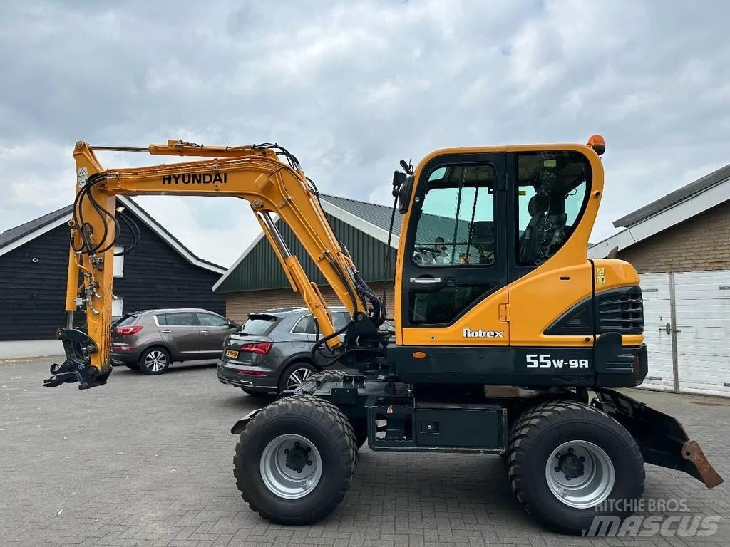 Hyundai 55W-9A Ratiniai ekskavatoriai