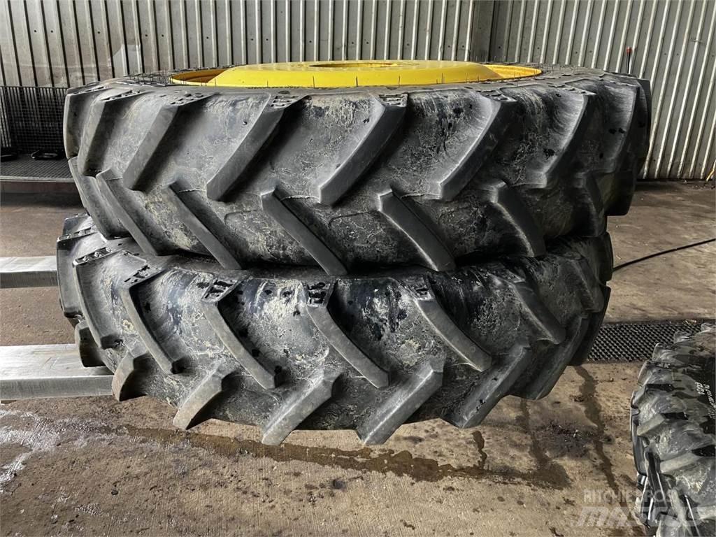 BKT 270/95R32 Padangos, ratai ir ratlankiai