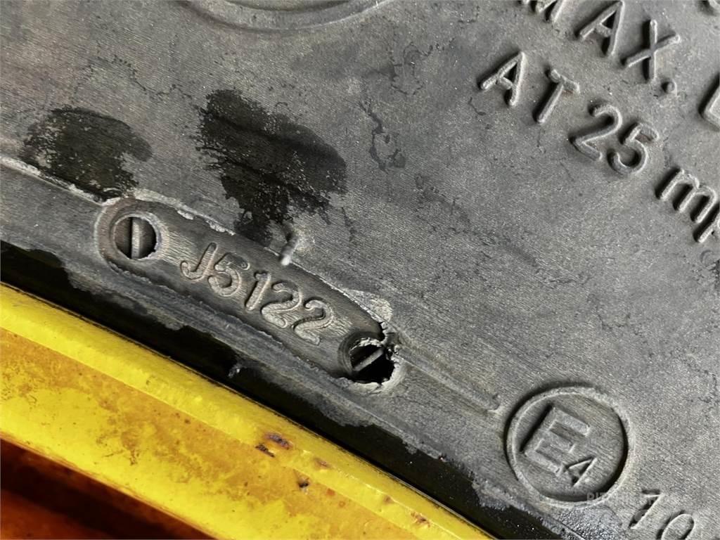 BKT 270/95R32 Padangos, ratai ir ratlankiai