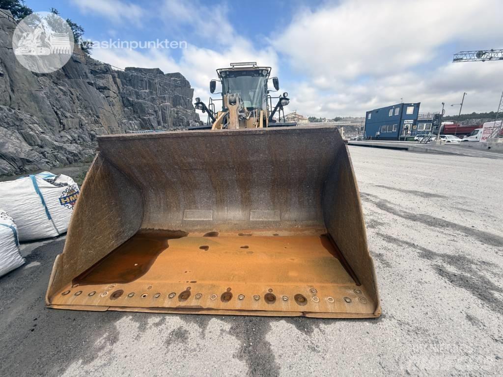 CAT 972 M Naudoti ratiniai krautuvai