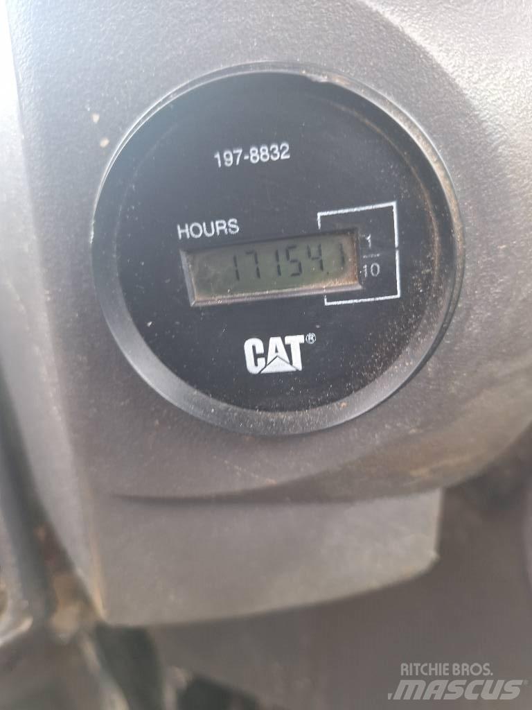 CAT IT 14 G Naudoti ratiniai krautuvai