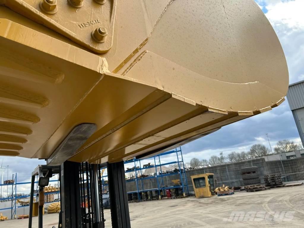 CAT 349D2 - UB Kaušai