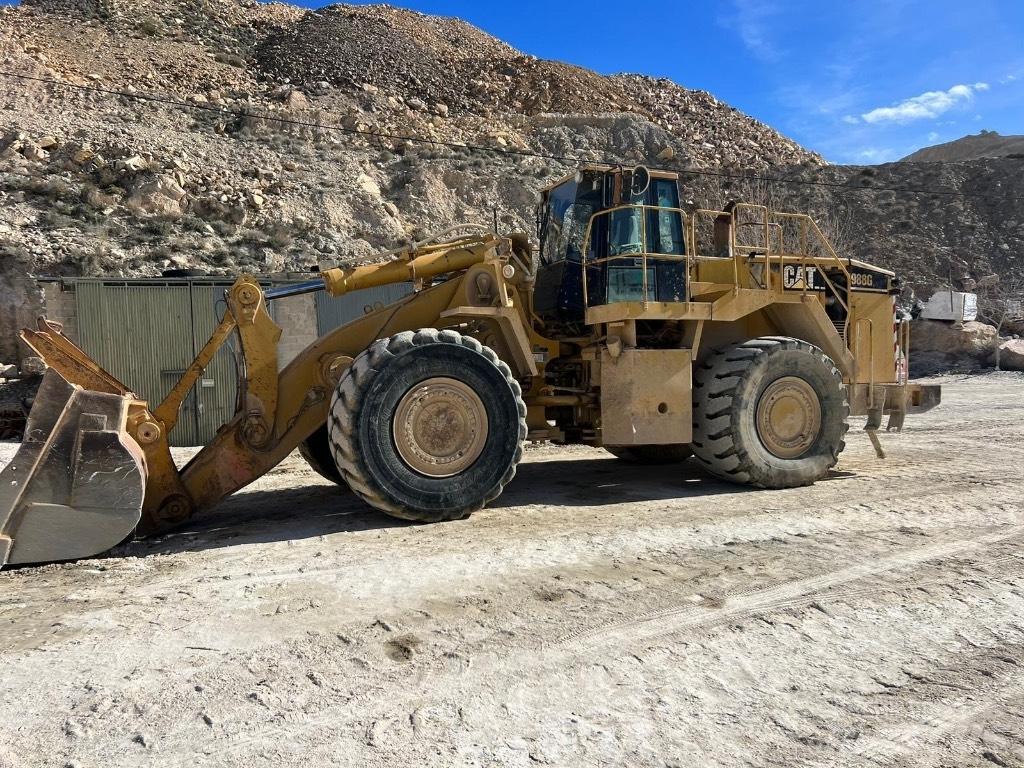 CAT 988 G Naudoti ratiniai krautuvai