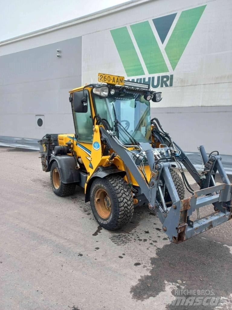 Wille 335B Naudoti kompaktiški traktoriai